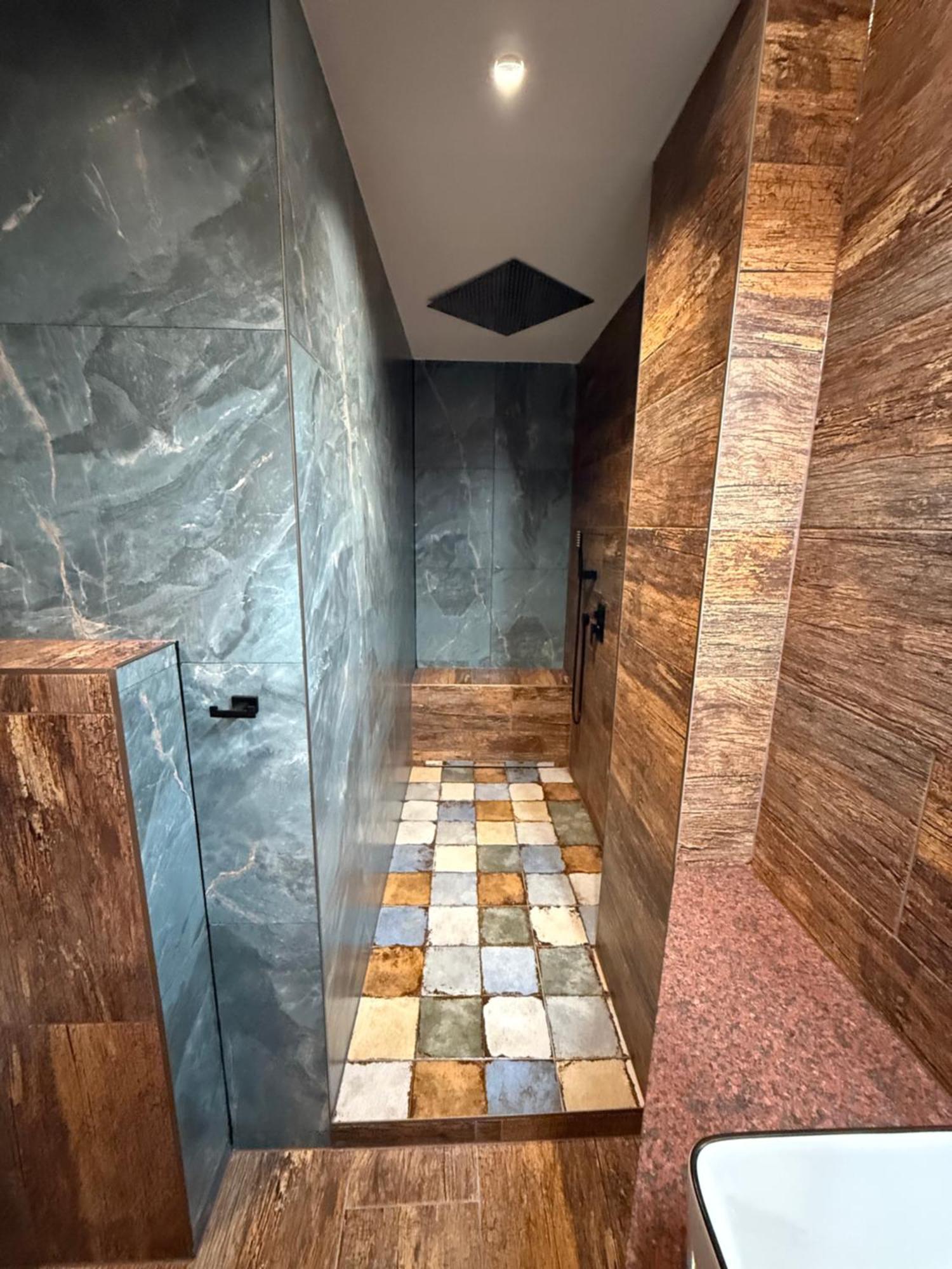 Hotel Plzensky Dvur Frýdek-Místek Buitenkant foto