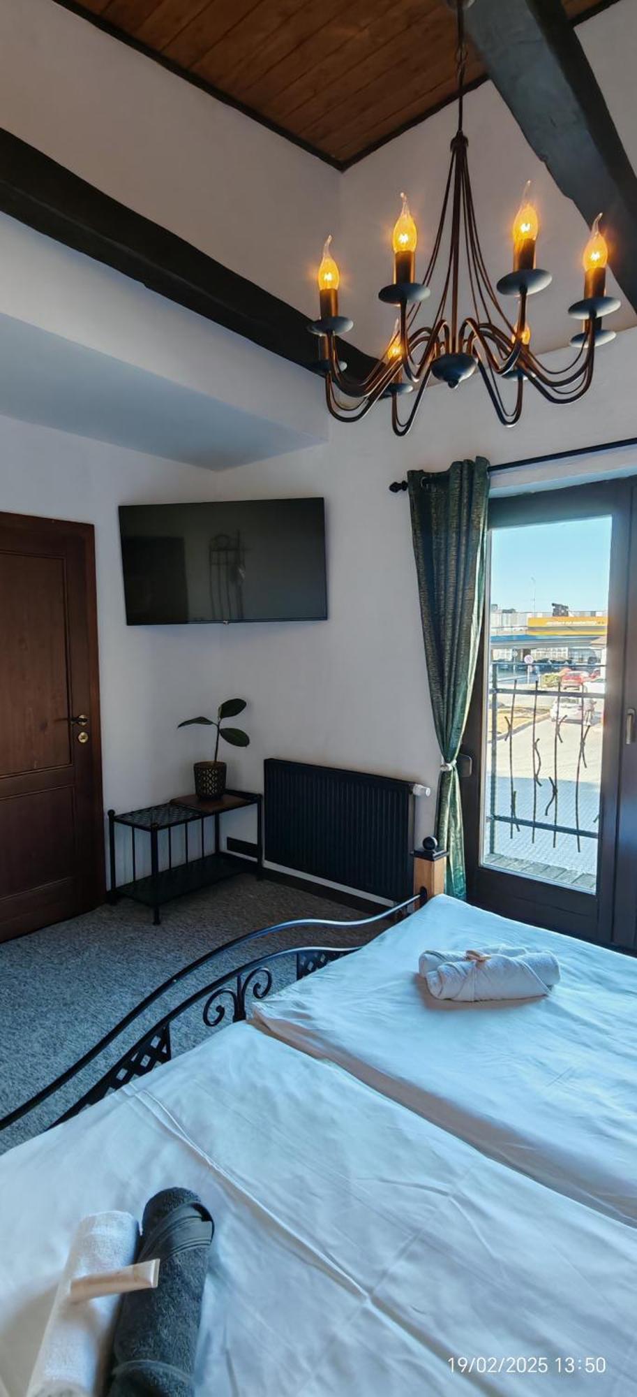 Hotel Plzensky Dvur Frýdek-Místek Buitenkant foto